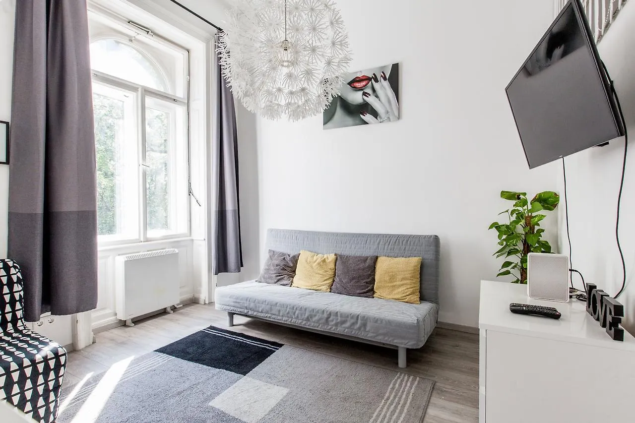 E-52 Apartment In Center Budapeszt