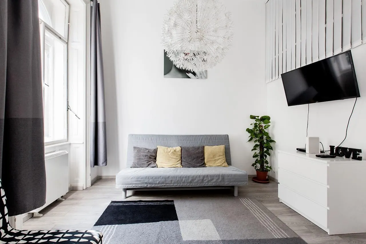 E-52 Apartment In Center Budapeszt