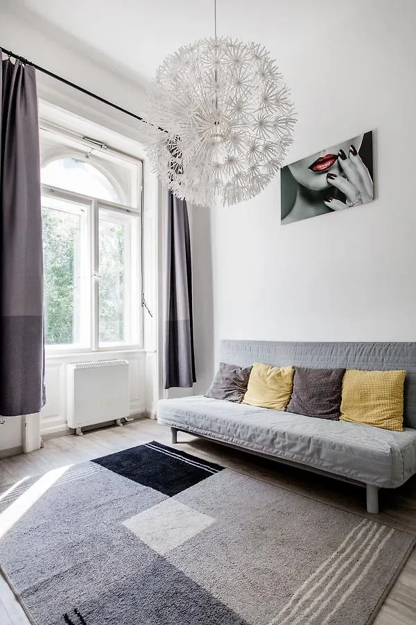 E-52 Apartment In Center Budapešť